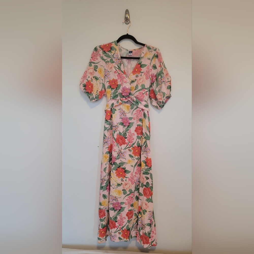 Adorable, flattering dress